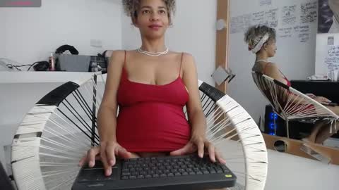 Mulata Spencer online show from 02.11.25