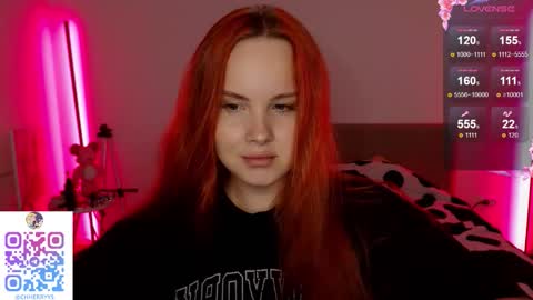 Snapshot of mi_cherry chatting on 10.06.25 Alice online show from 10.06.25