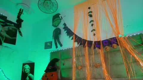 Emi online show from 10.17.25