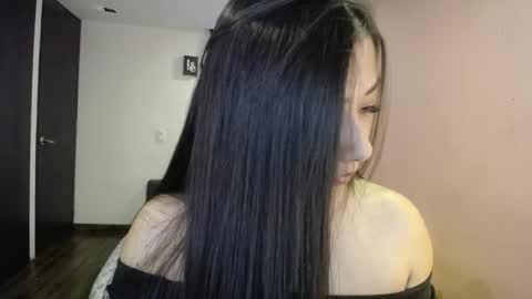 Mia zoe online show from 01.15.25