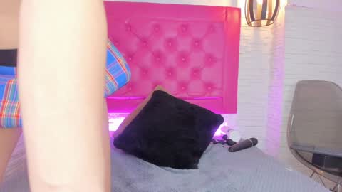 Snapshot of mia__099 chatting on 01.15.25 Mia Blonde online show from 01.15.25
