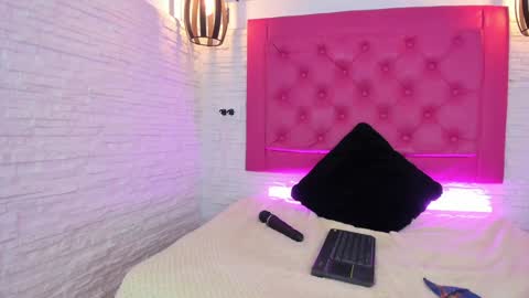 Snapshot of mia__099 chatting on 01.29.25 Mia Blonde online show from 01.29.25