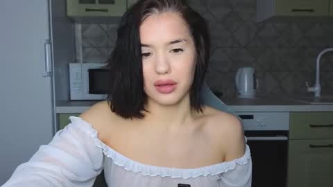 Mia online show from 02.26.25