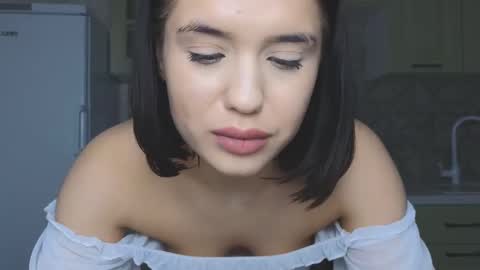 Mia online show from 02.27.25