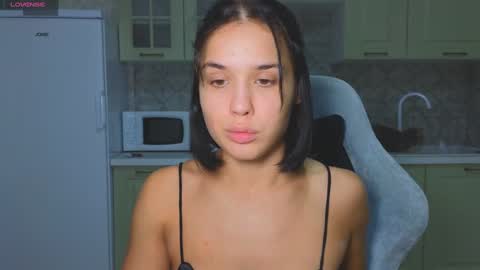 Mia online show from 10.06.25