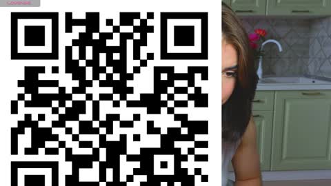 Snapshot of mia___lunaa chatting on 05.27.26 Mia online show from 05.27.26