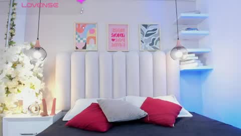 mia__bailey_ online show from 04.28.26