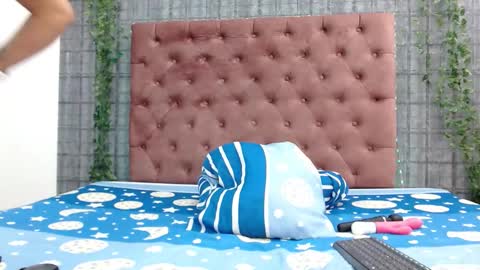 Mia online show from 03.06.25