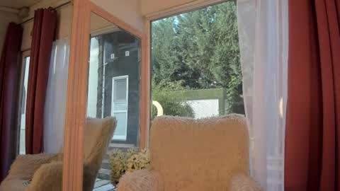 Mia  Milan online show from 10.10.25