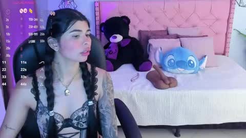 Mia online show from 05.22.26