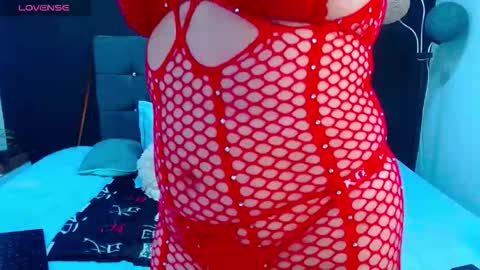 C A L L  M E  M I A  online show from 12.04.25