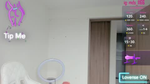 Mia adams  online show from 02.08.25