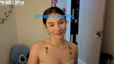 Snapshot of mia_adams66 chatting on 04.28.26 Mia adams online show from 04.28.26