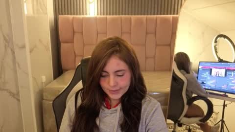 Mia  online show from 10.24.25