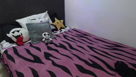 mia online show from 10.22.25