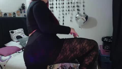 mia online show from 01.15.26