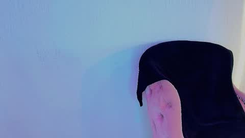 Snapshot of mia_ailyn chatting on 10.25.25 Mia online show from 10.25.25