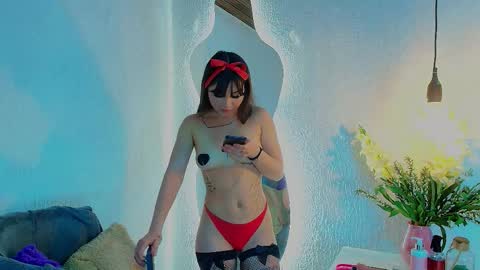 Snapshot of mia_ailyn chatting on 11.04.25 Mia online show from 11.04.25