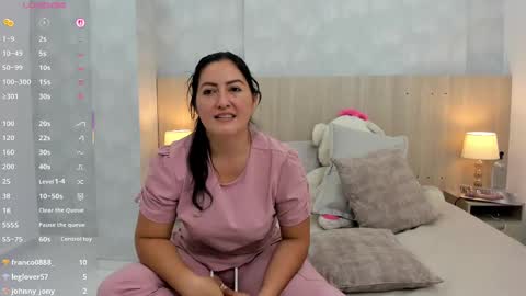 Snapshot of mia_aristizabal chatting on 09.11.25 Mia Aristizabal online show from 09.11.25