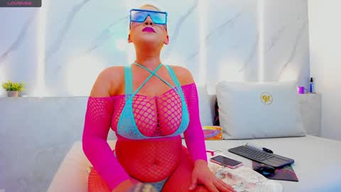 Mia  online show from 12.29.24