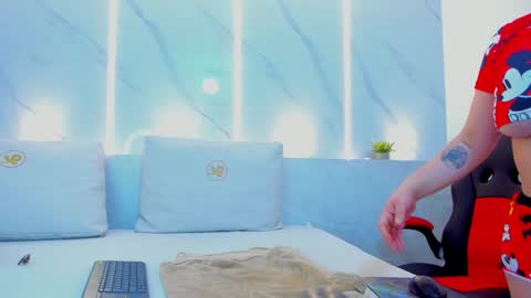 Mia  online show from 01.27.25