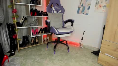Mia Bellatrix online show from 02.01.25