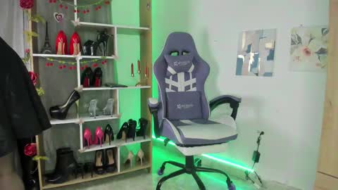 Mia Bellatrix online show from 02.19.25