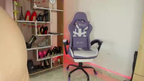Mia Bellatrix online show from 03.03.25
