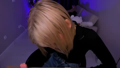 Mia online show from 01.30.25