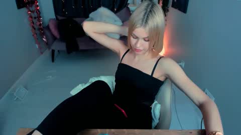 Mia online show from 02.04.25