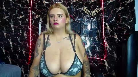 mia Independent model Thanks to everyone for your support online show from 10.30.25