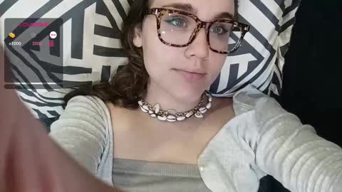 Snapshot of mia_boone chatting on 12.03.24 mia_boone online show from 12.03.24