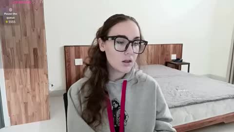 Snapshot of mia_boone chatting on 10.29.25 mia_boone online show from 10.29.25