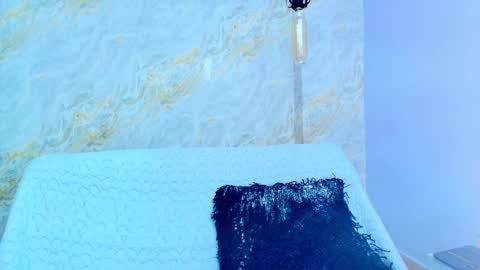 Mia  online show from 12.02.25