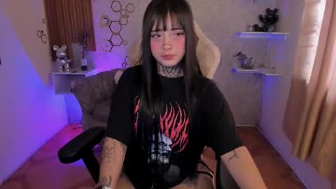 Mia online show from 11.15.25