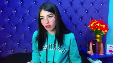mia_charlothe online show from 01.22.25