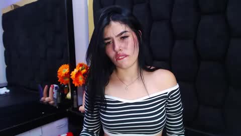 mia_charlothe online show from 02.13.25