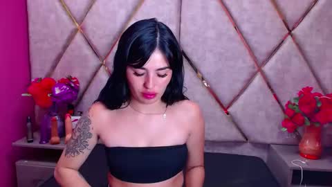 mia_charlothe online show from 03.04.25