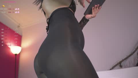 Snapshot of mia_coliin chatting on 01.07.25 Anna online show from 01.07.25