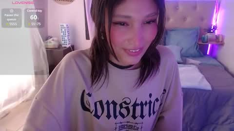 Snapshot of mia_collens_ chatting on 01.11.25 MIA online show from 01.11.25