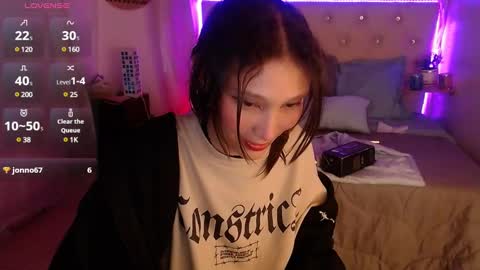 Snapshot of mia_collens_ chatting on 01.12.25 MIA online show from 01.12.25