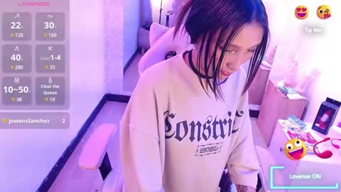 Snapshot of mia_collens_ chatting on 02.14.25 MIA online show from 02.14.25