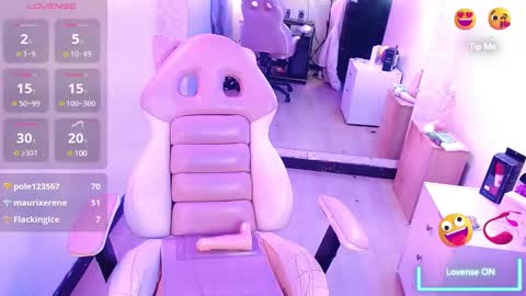 Snapshot of mia_collens_ chatting on 02.14.25 MIA online show from 02.14.25