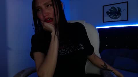 Snapshot of mia_collens_ chatting on 09.13.25 MIA online show from 09.13.25