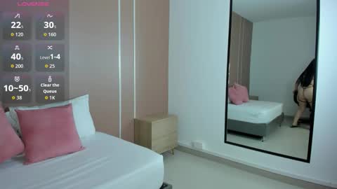 M I A  online show from 12.02.25