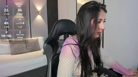 M I A  online show from 03.25.26