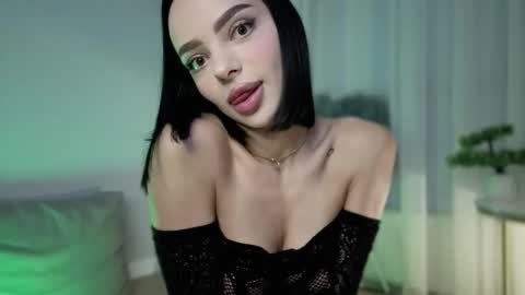 Mia Cupcake online show from 09.24.25