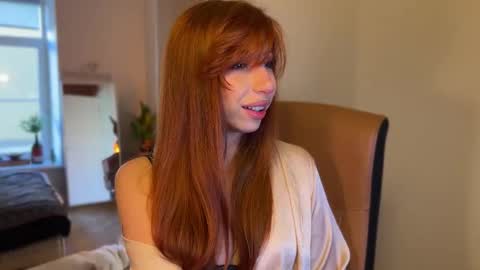 Snapshot of mia_daddysgirl chatting on 10.17.25 Daddys Girl online show from 10.17.25