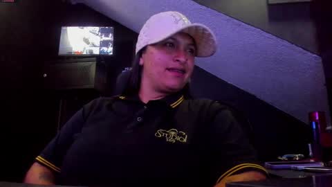 Mia daniela  online show from 09.17.25