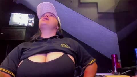 Mia daniela  online show from 09.18.25
